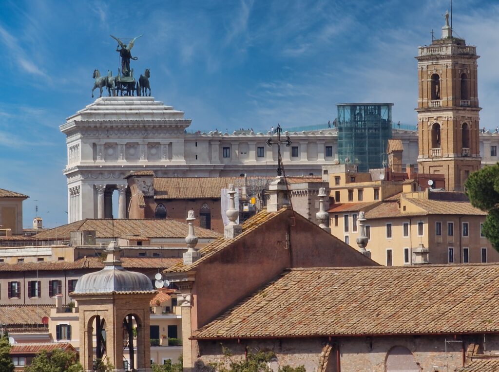 Pomnik Wiktora Emanuela podczas wycieczki na majówkę do Rzymu