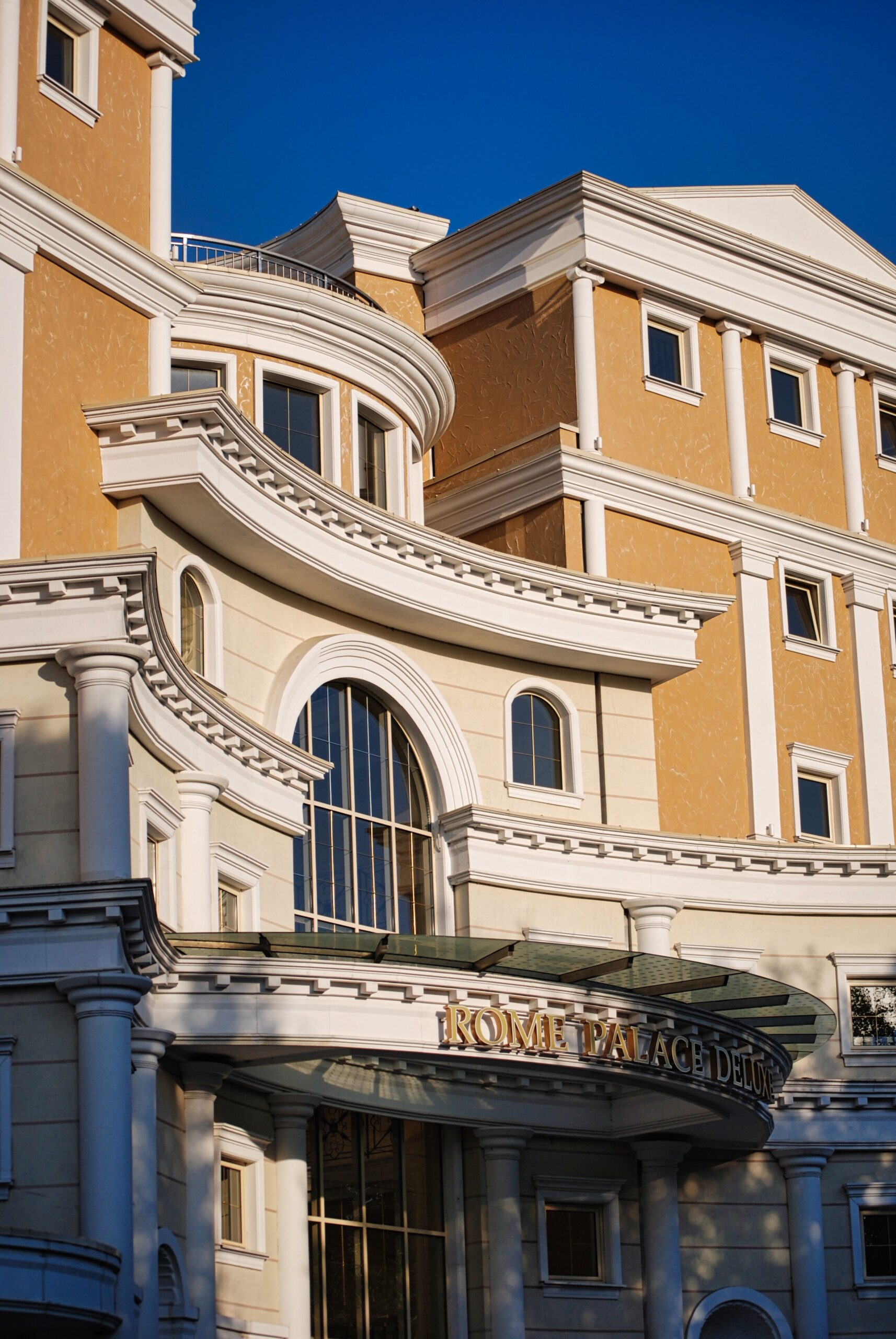 Hotel Roma Palace Deluxe w Słonecznym Brzegu podczas wyjazdu na wczasy w Bułgarii