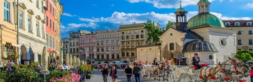 Krakow hotel reservation online for low budget accommodation