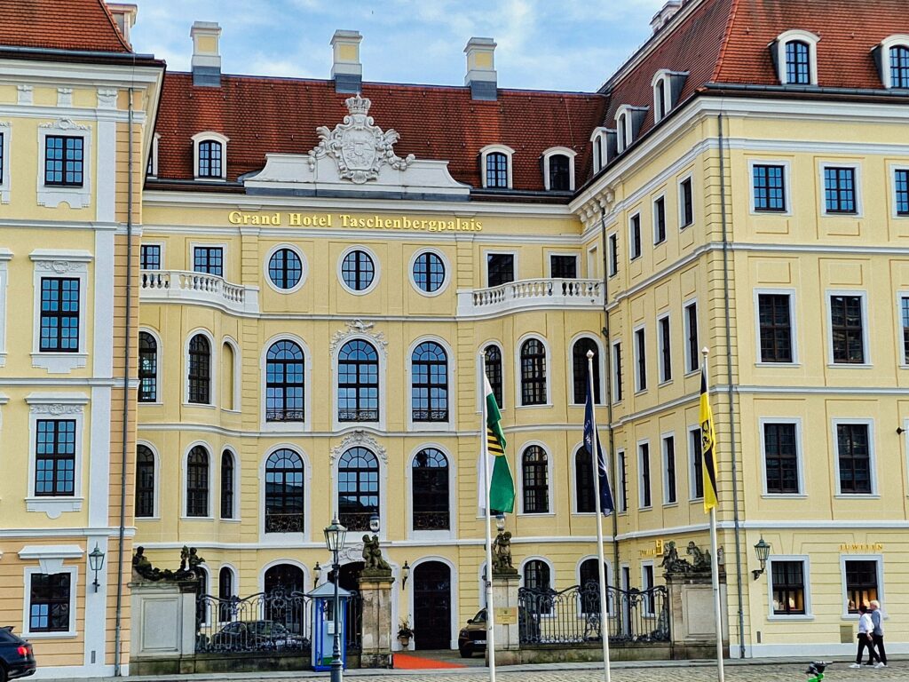 Hotel 5-gwiazdkowy Pałac Taschenberg na Starówce w Dreźnie