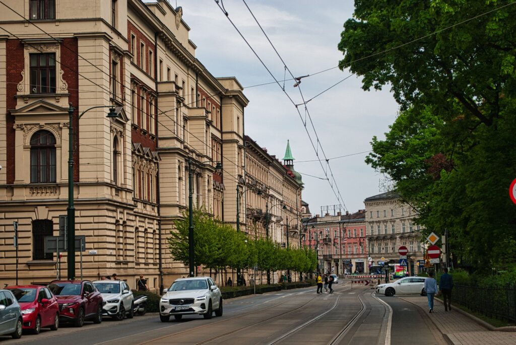 ulica Basztowa w Krakowie, biegnąca w okolicach Dworca Głównego oraz obok Barbakanu czy Placu Matejki