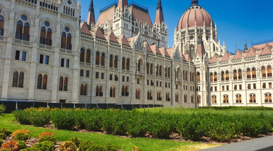 Budynek Parlamentu podczas wycieczki na Boże Ciało do Budapesztu