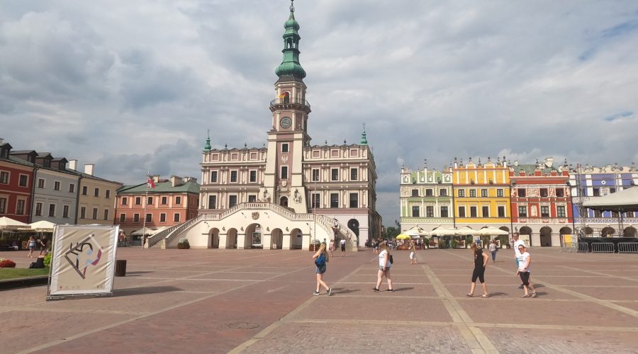 spacer po rynku Starego Miasta w Zamościu - perle włoskiego renesansu w Polsce oraz w pobliżu pięknego Roztocza